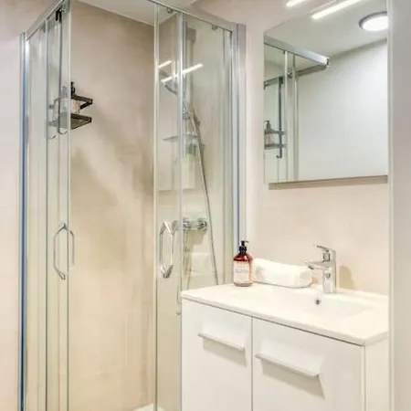 Seaside Escape Perfect For 5 In Διαμέρισμα *